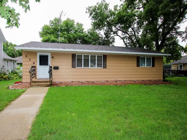 236 Monroe St SE, Hutchinson, MN 55350