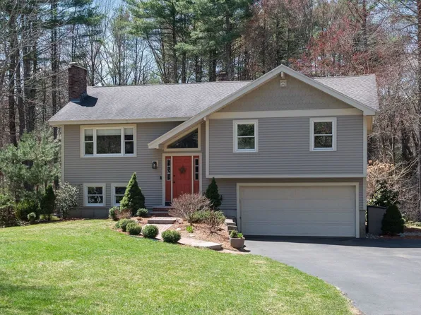 47 River Road, Stratham, NH 03885