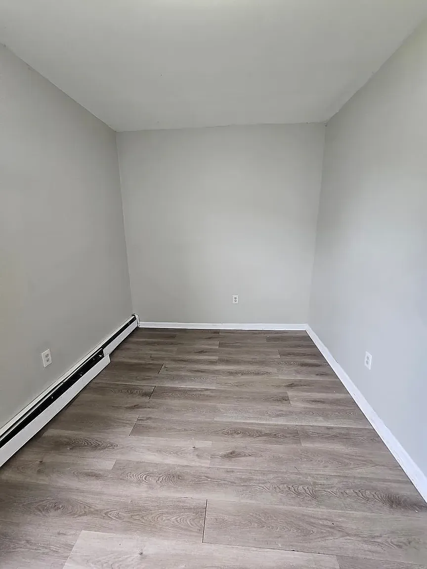 5 bed, $2,850 — Photo 2