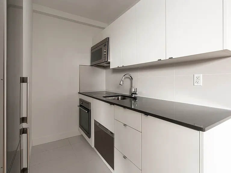 265 Russell Hill Rd — Photo 12