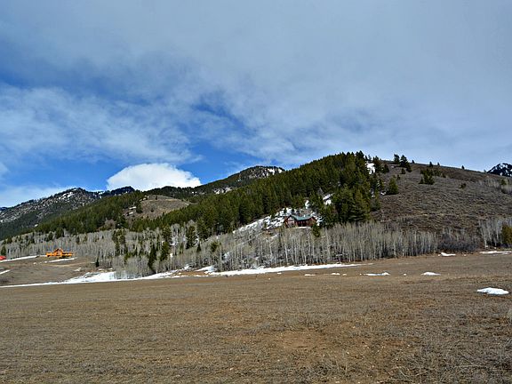 5th image of 201 Upper Stewart Creek Cir