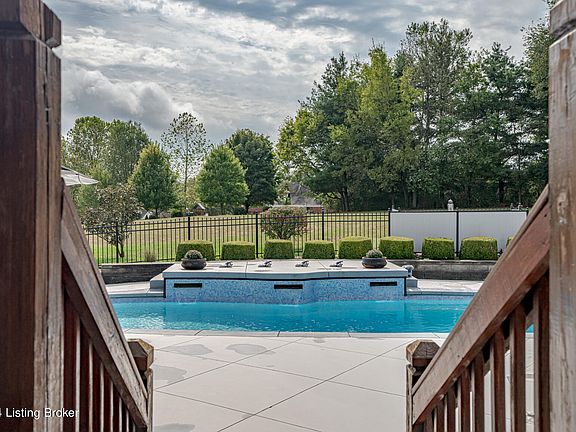 5th image of 1031 Windsor Dr