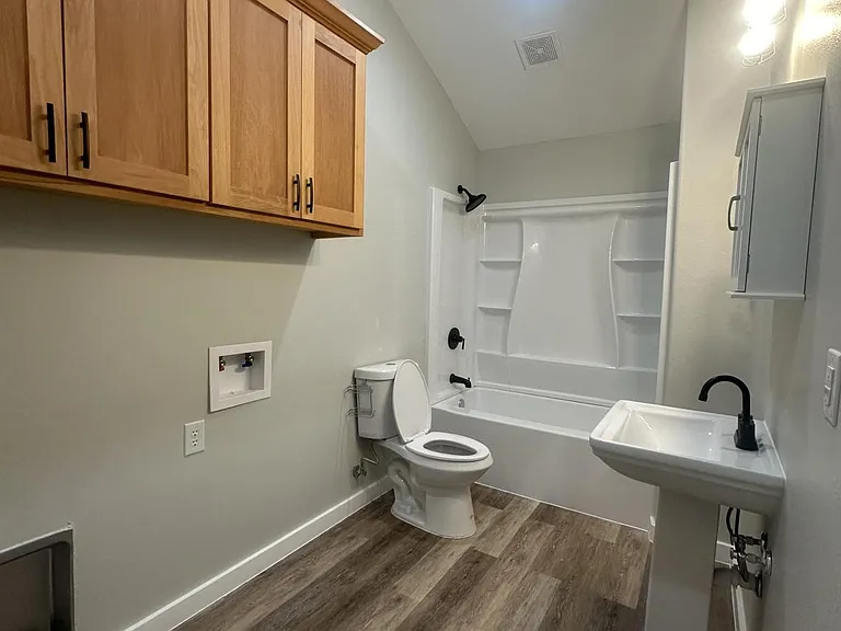 152 Camp Rd S #G — Photo 11