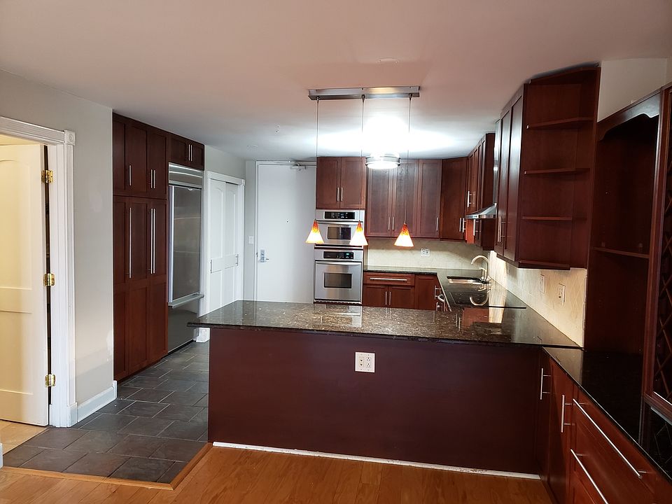 1st image of 2020 N Lincoln Park W APT 10J