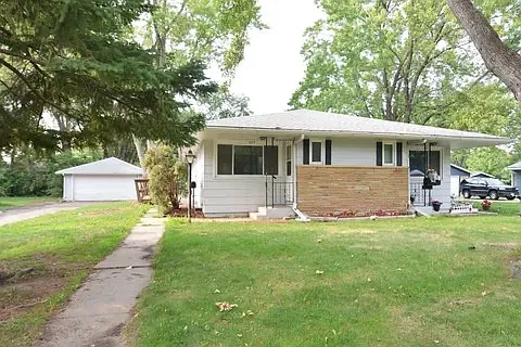 3 bed, 1850 sqft, $2,495 — Photo 1
