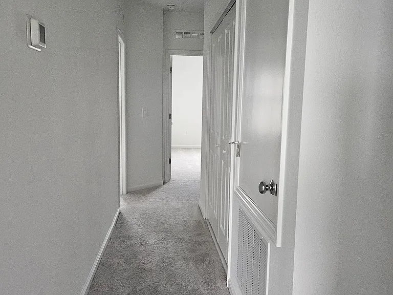 3050 Chantilly Dr — Photo 7