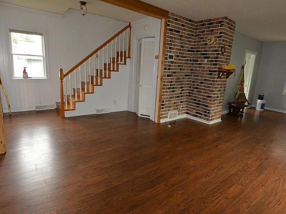 5th image of 304 9th St NW