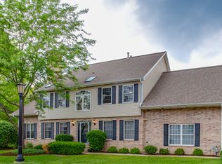 1502 Laurel Oaks Dr, Streamwood, IL