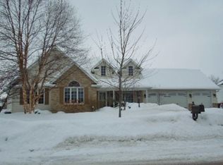 1209 E Bedford Ln, Appleton, WI 54915