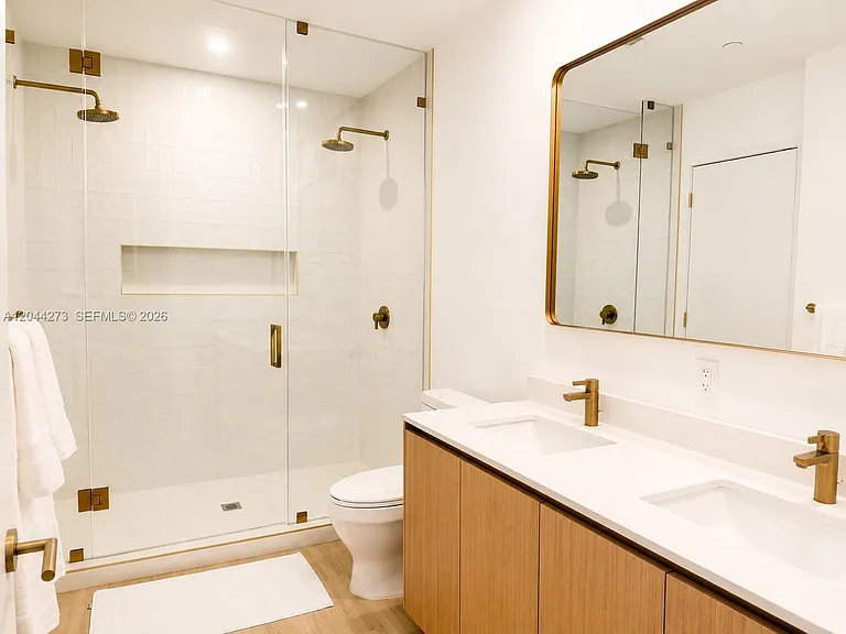 90 NE 32nd St #205 — Photo 14