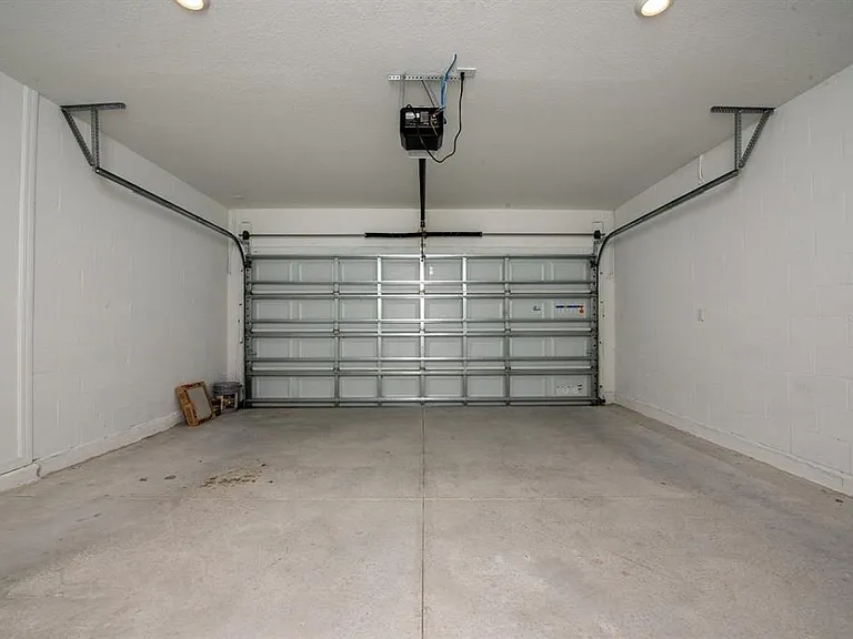 573 Bell Prairie Cir — Photo 15