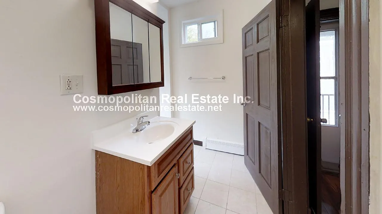 4 bed, $3,000 — Photo 3