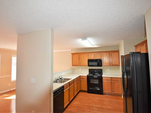 4th image of 3795 Pine Village Pl