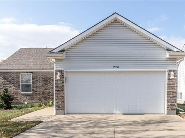 2908 Prairie View Dr, Harrisonville, MO 64701