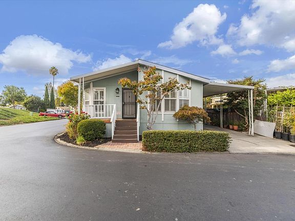 3rd image of 507 Eucalyptus Dr #507
