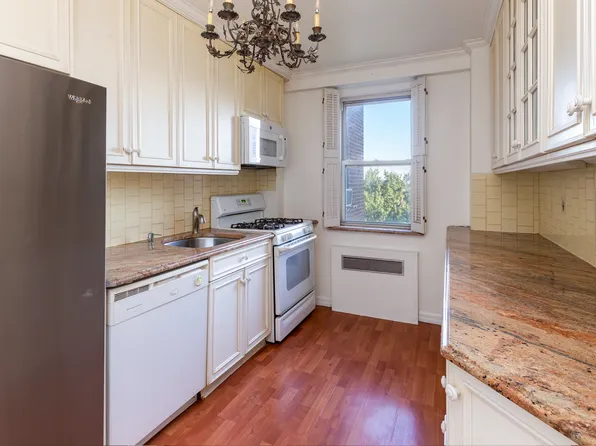 3135 Johnson Avenue image 1 of 17
