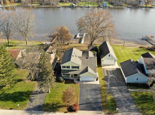 708 S Riverside Dr, McHenry, IL 60050