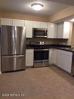 2 bed, 1.5 bath, 1200 sqft, $1,450 — Photo 3