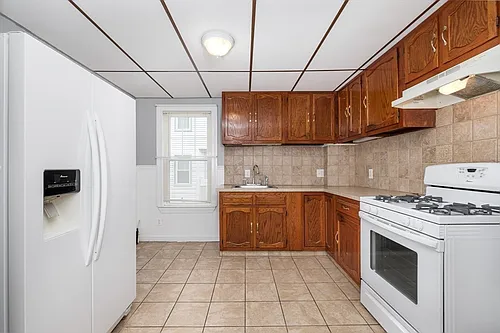18 Chestnut St #1 Photo 1