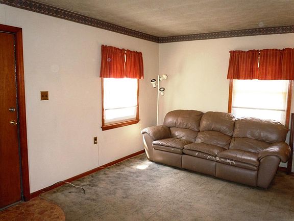 5th image of 145 Parrish Ave