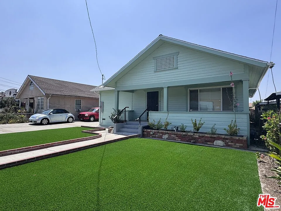 Building Photo - 319 N Rowan Ave