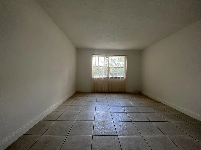 4205 N University Dr #112-1-566 — Photo 24