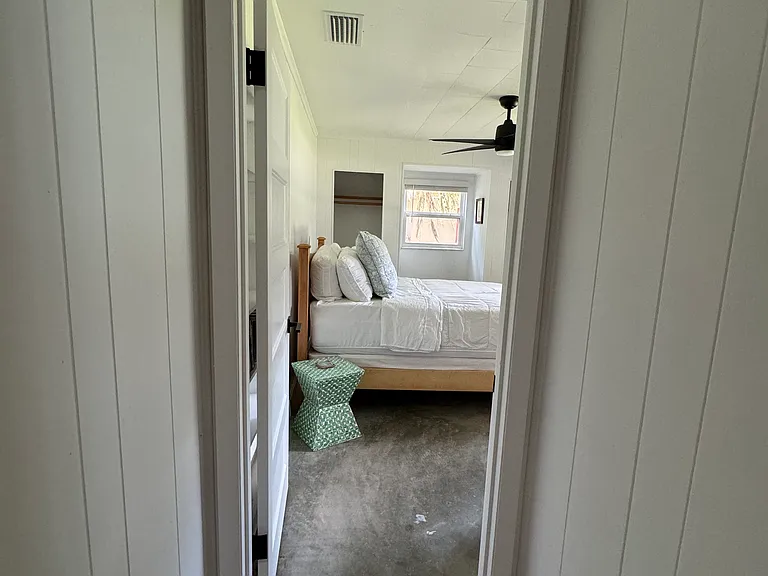 Lakeshore Dr — Photo 13