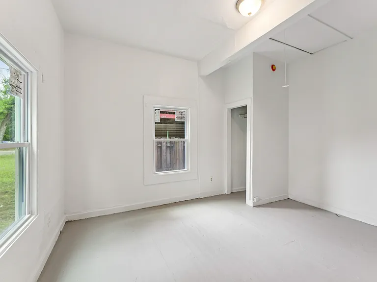 4405 12th Ave — Photo 11