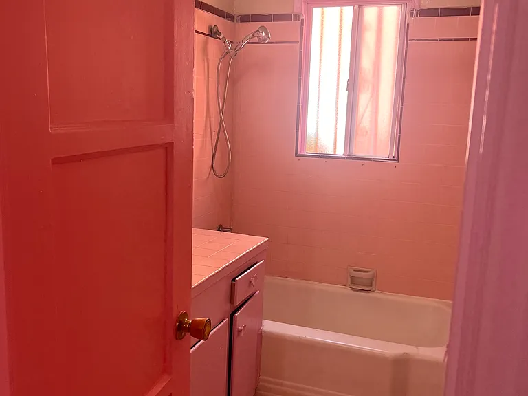 7012 Templeton St #B — Photo 9