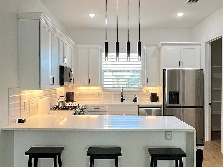 316 Thornton Rd #F — Photo 2