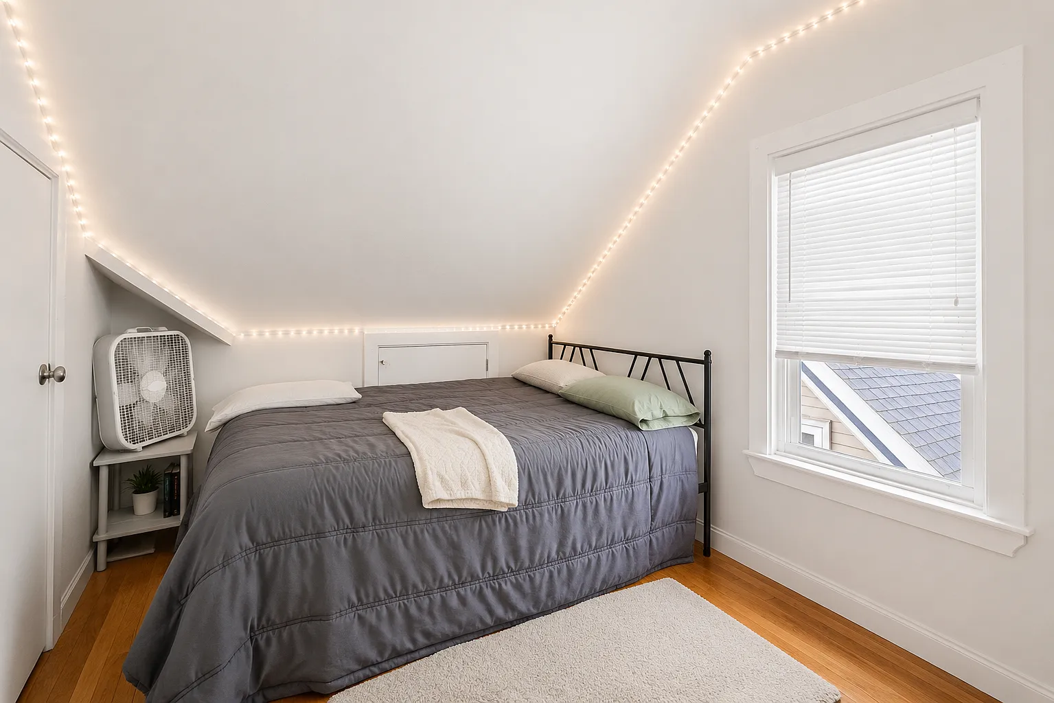 6 bed, 3.0 bath, $4,500 — Photo 3