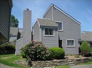 86 Hollister Way S, Glastonbury, CT 06033