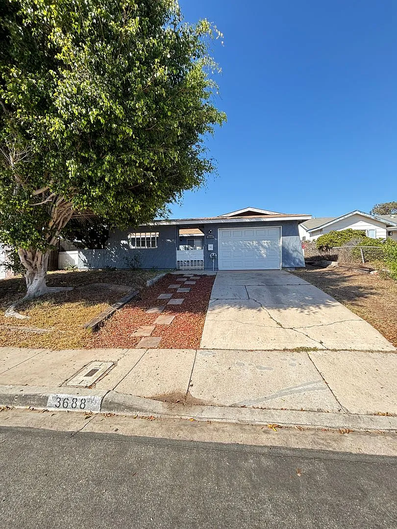 3 Bed 2 Bath in South Bay. — Photo 1