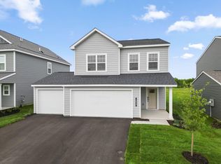 1044 Adamstown Dr, Rosemount, MN 55068