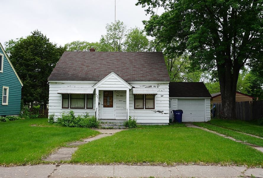 1st image of 237 17th Ave N