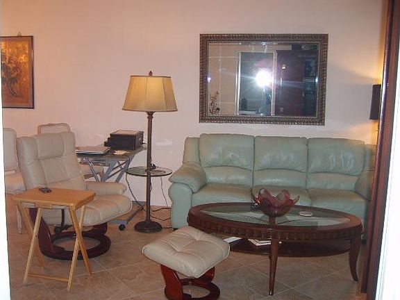 5th image of 28 Yacht Club Dr APT 208