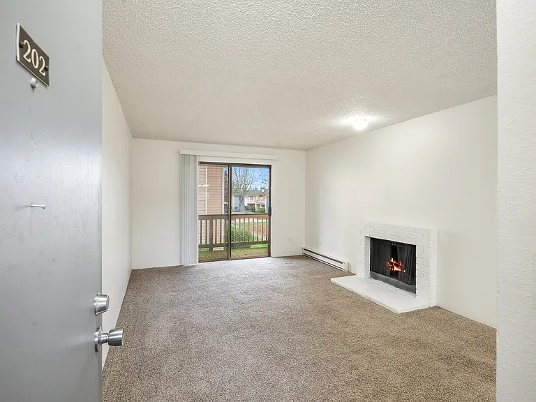 Crystal Springs Apartments — Photo 97
