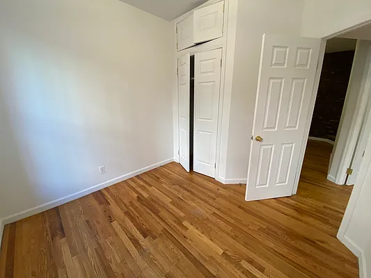 Rented by GreenVill Real Estate LLC | media 9