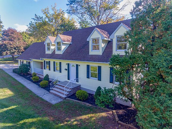 2nd image of 64 Dutch Lane Rd