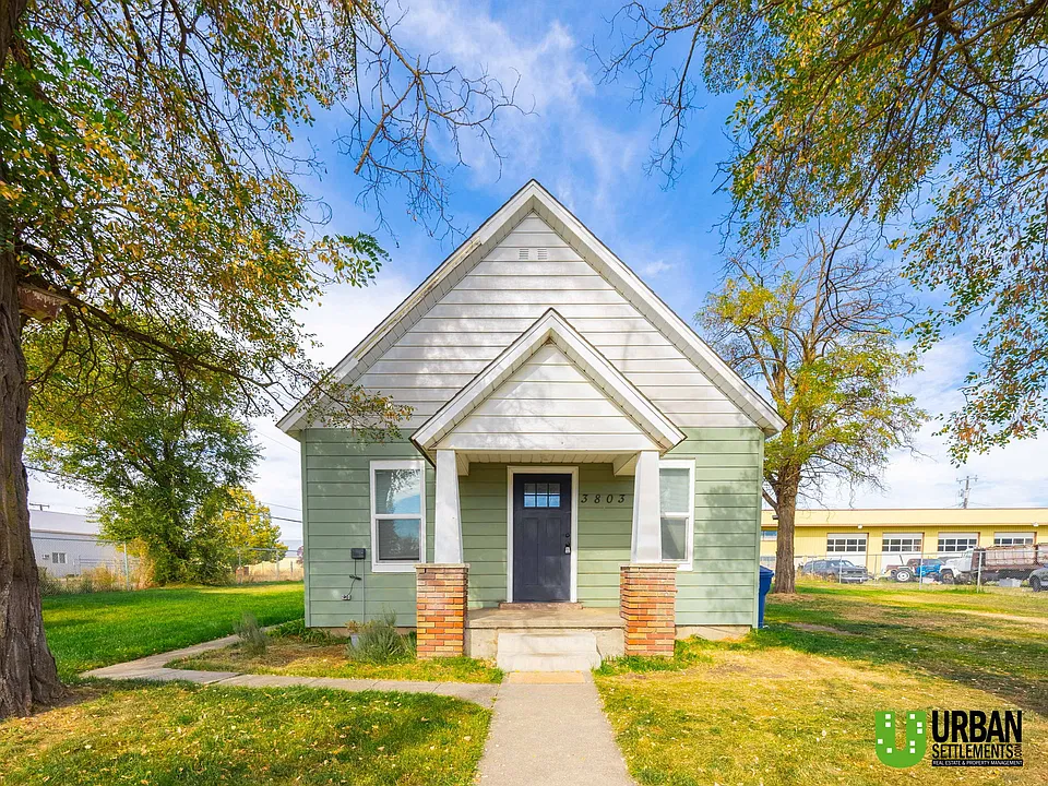 3803 E Wellesley Ave