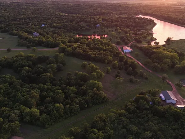 310 Thorn Ridge Dr, Kerens, TX 75144