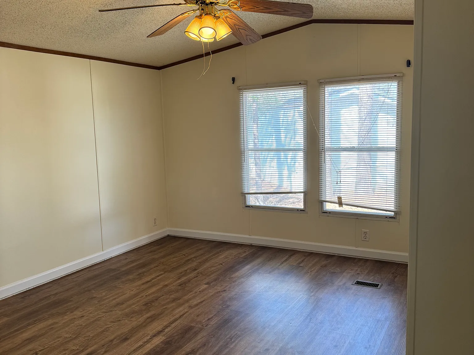 2 bed, $1,200 — Photo 3