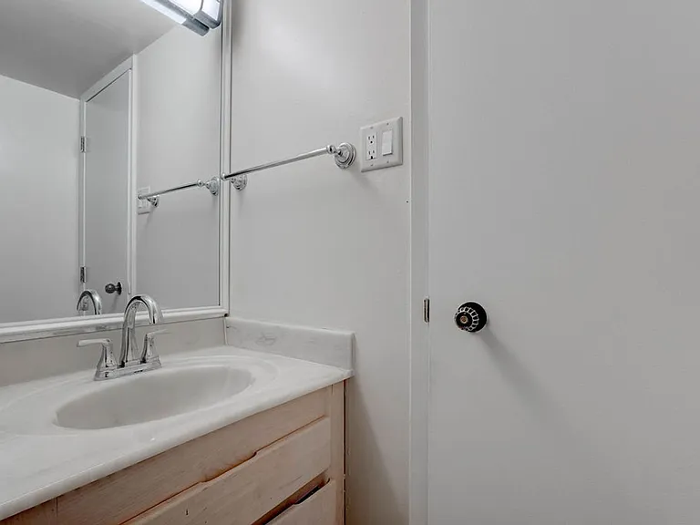 3111 Bel Air Dr #3A — Photo 27
