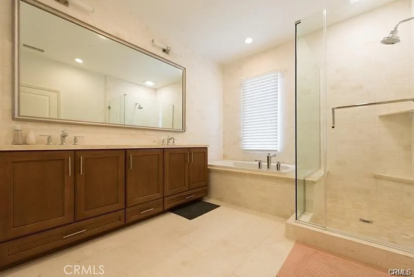 4 bed, 4.5 bath, 2697 sqft, $6,500 — Photo 4