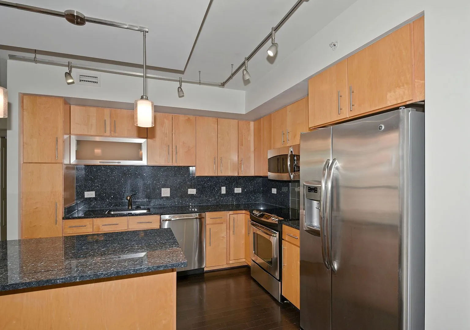 Over 800sq/Ft One Bedroom At The Velocity! Available Now! — Photo 4