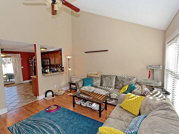 4th image of 59 Arrow Wood Pl