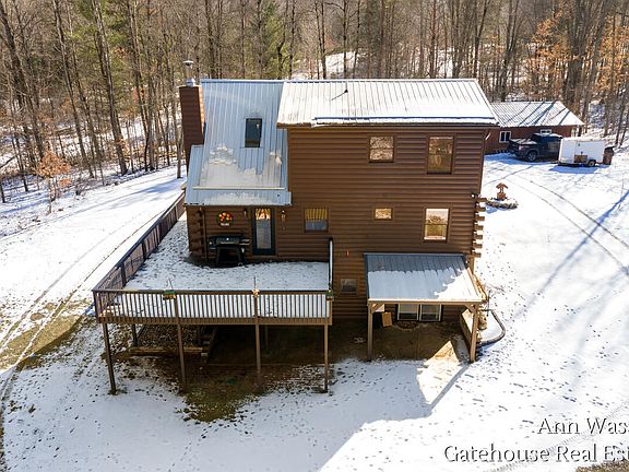 3rd image of 17160 Eight Mile Rd