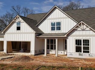 1821 Hidden Creek Dr, Hoschton, GA 30548