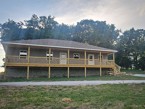 4th image of 256 Fox Den Dr