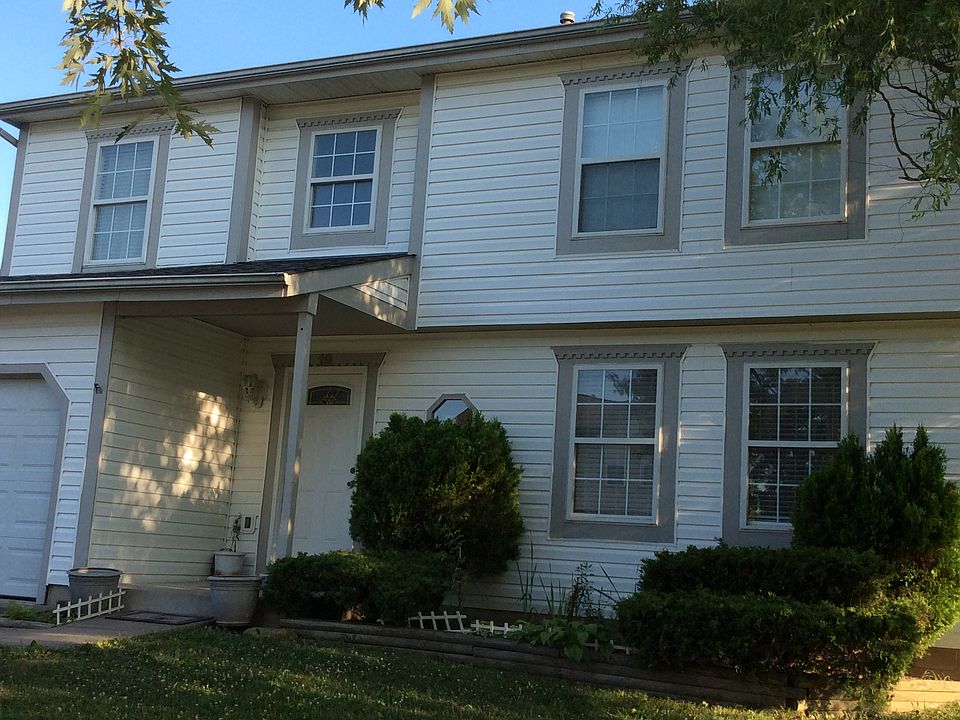 1st image of 19 E Woodfield